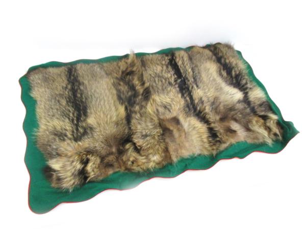 ○ ラクーン ラグ カーペット 敷物 毛皮 格安にて！ タヌキ