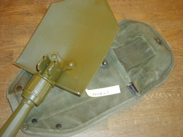 NATO放出品　フォールディングシャベル　カバー付き　101423