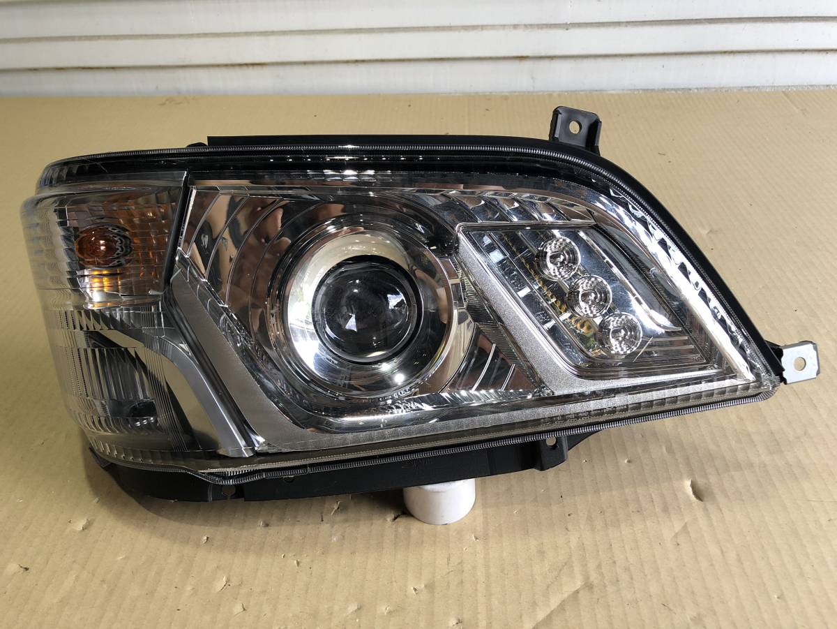 r62 トヨタ ダイナ デュトロ LED ヘッドライト 右
