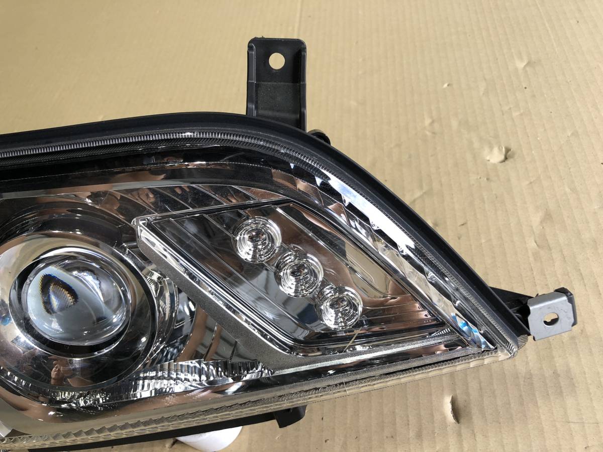 r62 トヨタ ダイナ デュトロ LED ヘッドライト 右