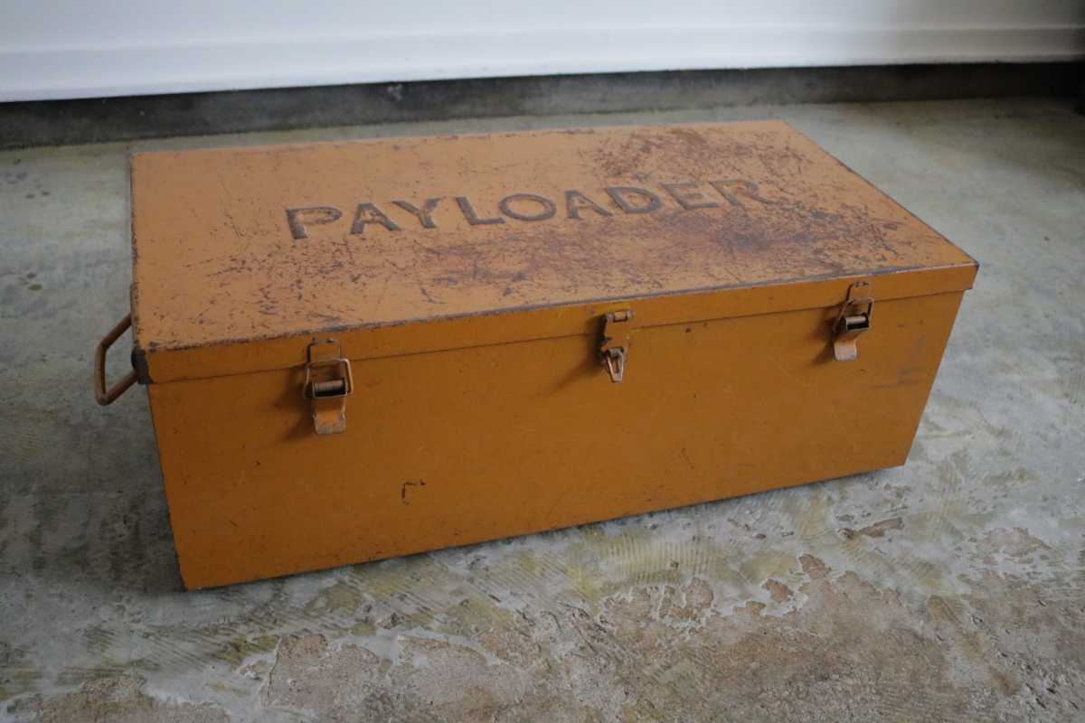 Payloader ホイールローダー スチール製ツールボックス 鉄の工具箱 アイアン 錆 ビンテージ 古道具 ガレージ 什器 キャンプ ローテーブル 雑貨 売買されたオークション情報 Yahooの商品情報をアーカイブ公開 オークファン Aucfan Com
