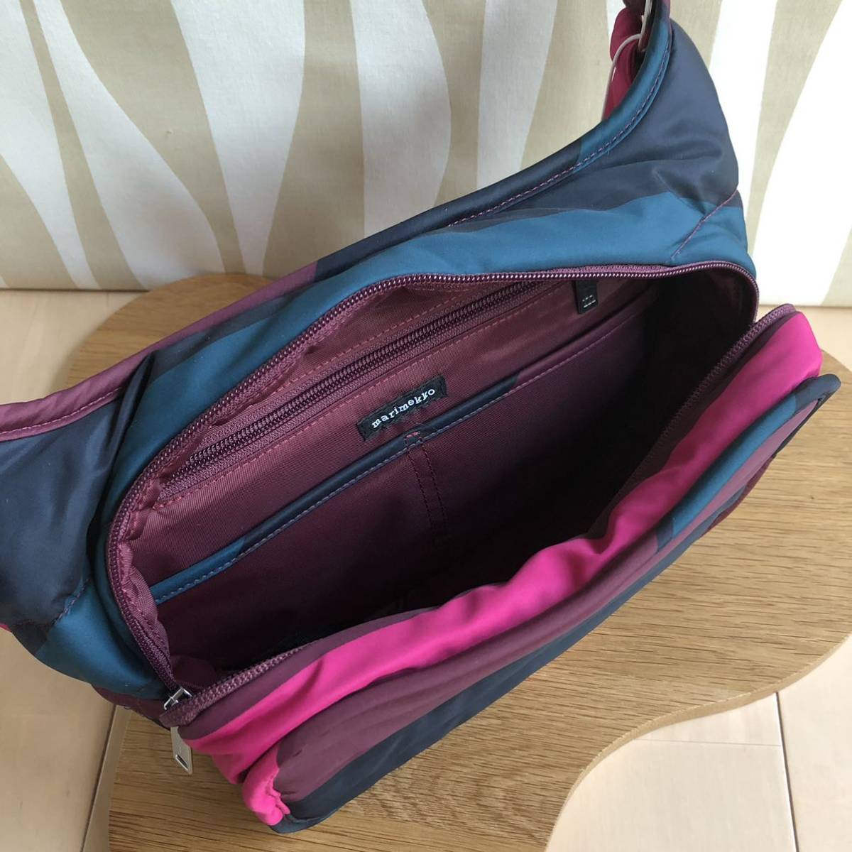 新品 marimekko BILLIE マリメッコ ショルダーパック マルチカラー 