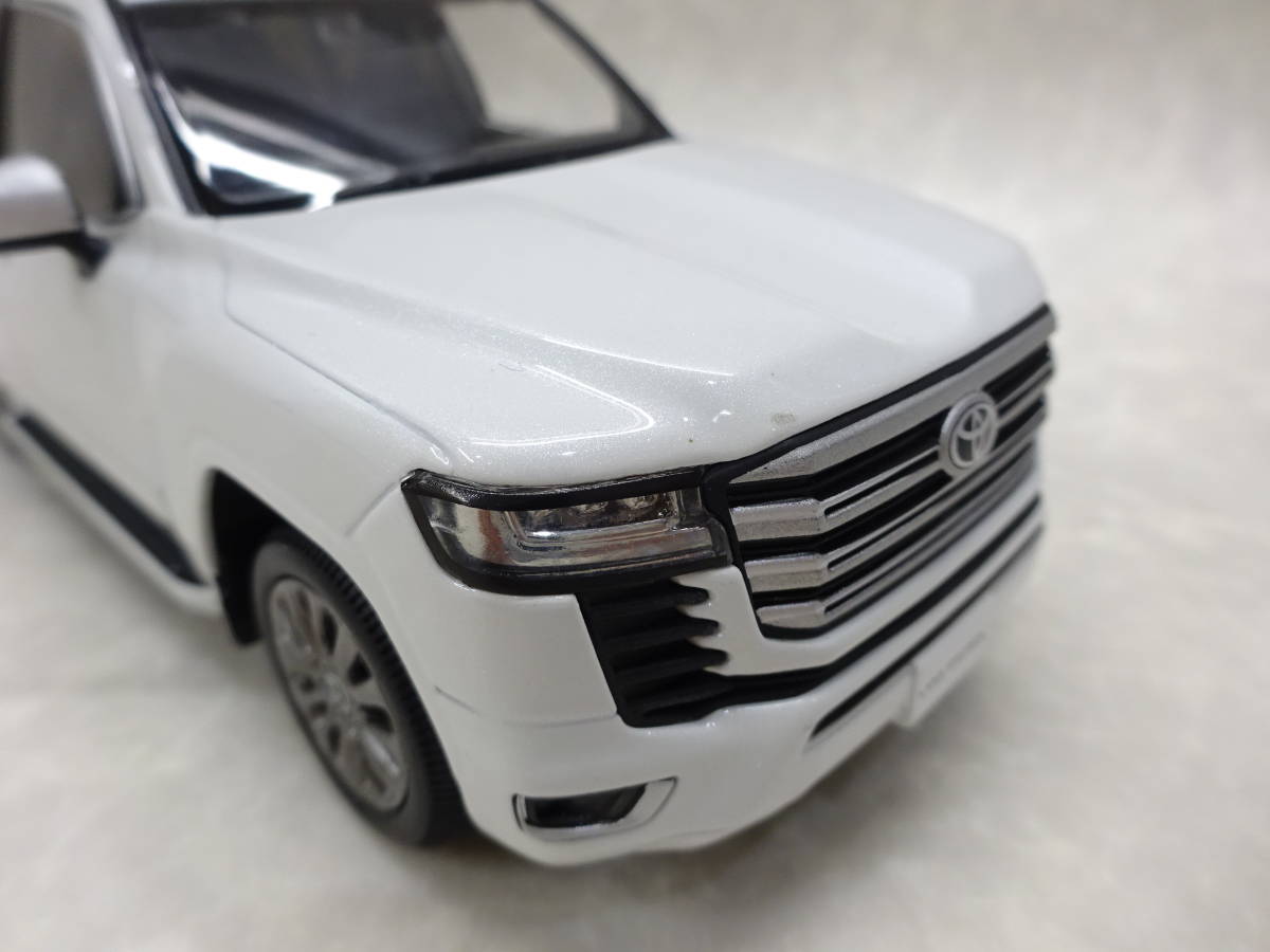 722 トヨタ 新型ランドクルーザー300 ホワイトパールクリスタル