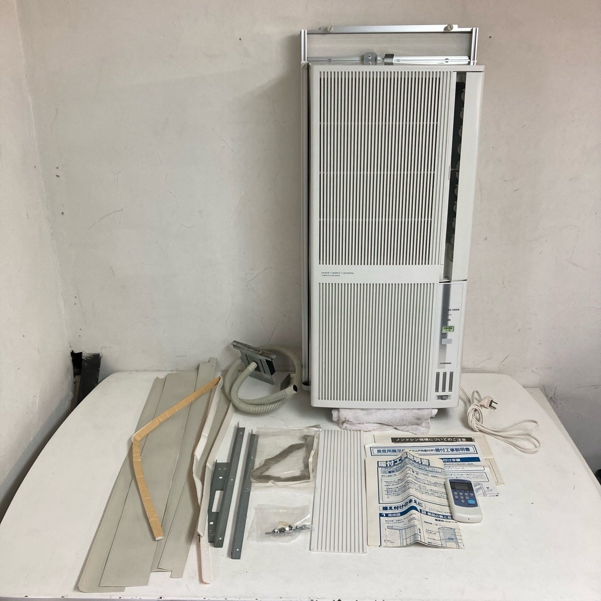 CORONA/コロナ ルームエアコン CWH-A1815 冷暖房兼用ウインドタイプ 
