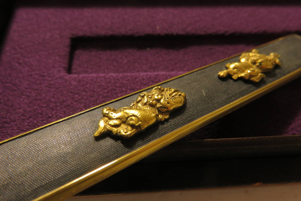 ◆小柄　二疋獅子図　無銘　傍後藤◆_4