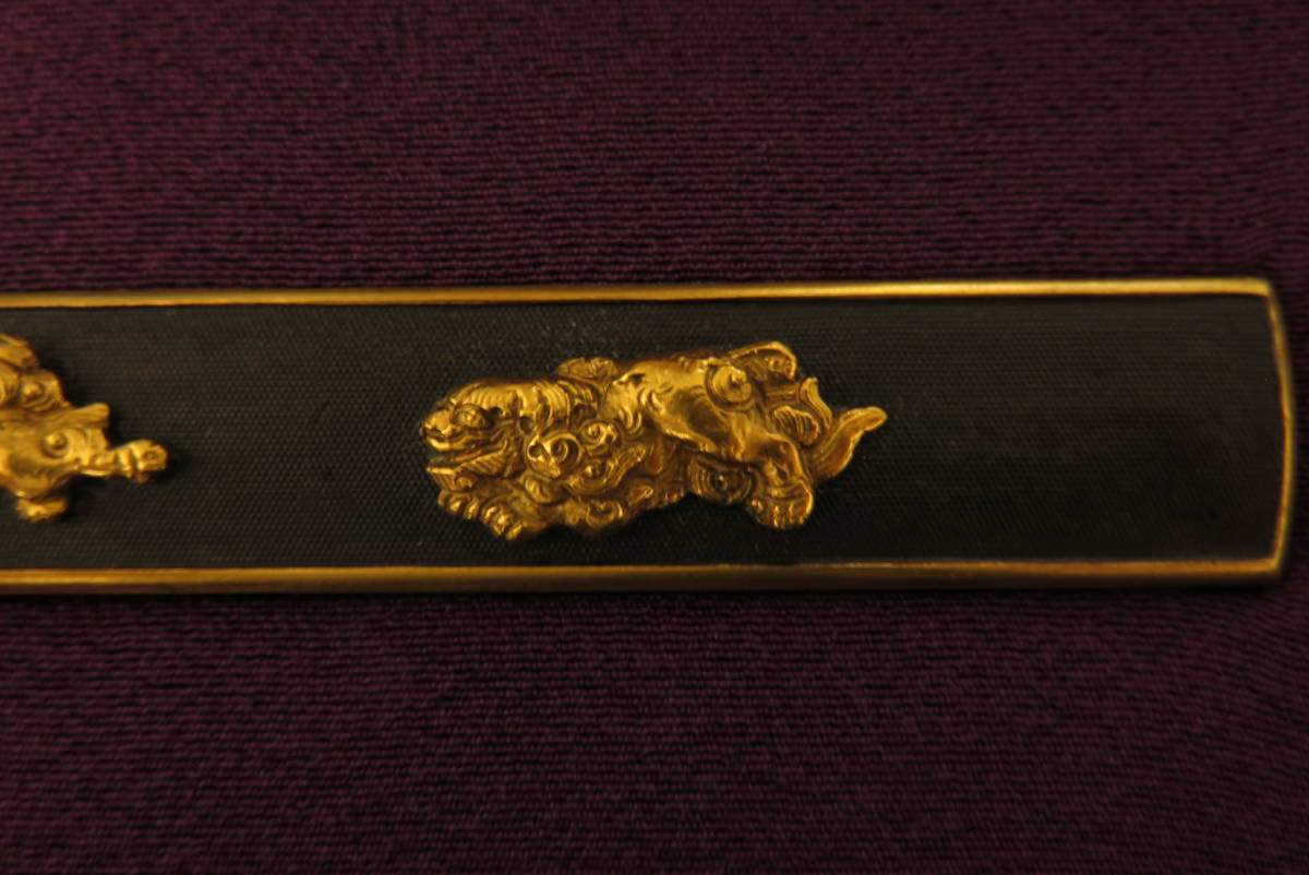 ◆小柄　二疋獅子図　無銘　傍後藤◆_7