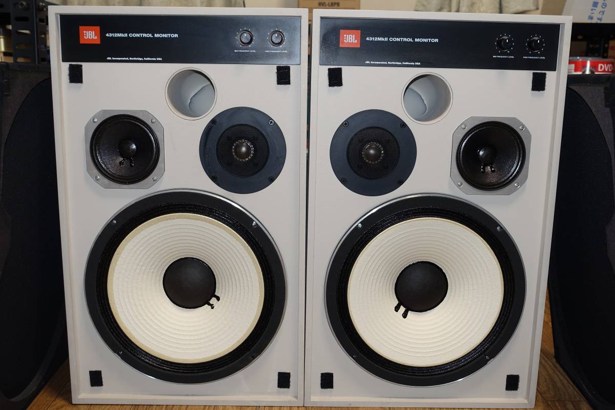 JBL 4312 Mkii CONTROL MONITOR,良い品。動作確認済み JBL - 4312mk2 | 0 monitor Audiofanzine Control a Monitor control