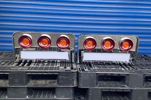 ○新品○筒出し角Rテールボックス 3連 行灯○ステンレス鏡面 #800