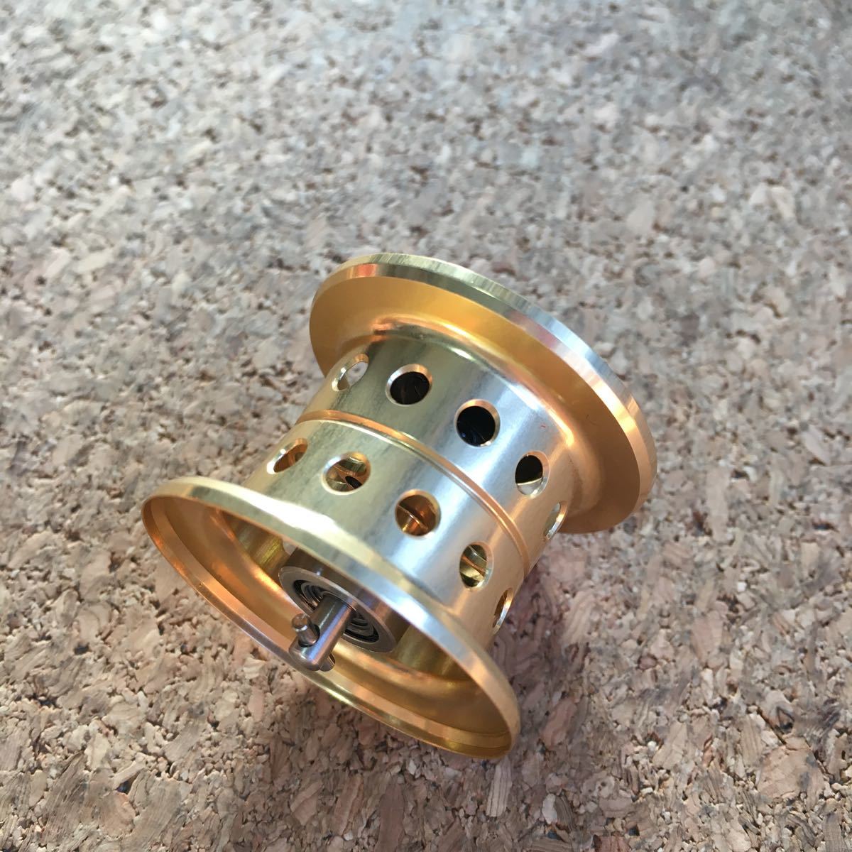KTF ネオスプール KAHEN ダイワ 34φ ゴールド 美品_4