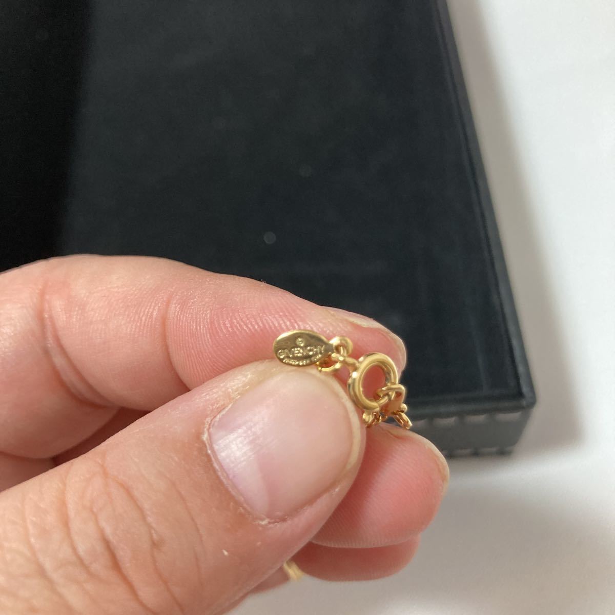 中古 送料込】GIVENCHY ジバンシイ ゴールドカラー ロングネックレス 