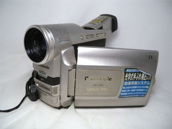miniDVのダビングに！ Panasonic ビデオカメラ NV-C7 01