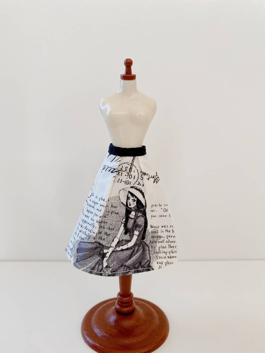 仕立屋らむね フレアスカート レトロモダン イラスト リカちゃん ハンドメイド 洋服 売買されたオークション情報 Yahooの商品情報をアーカイブ公開 オークファン Aucfan Com