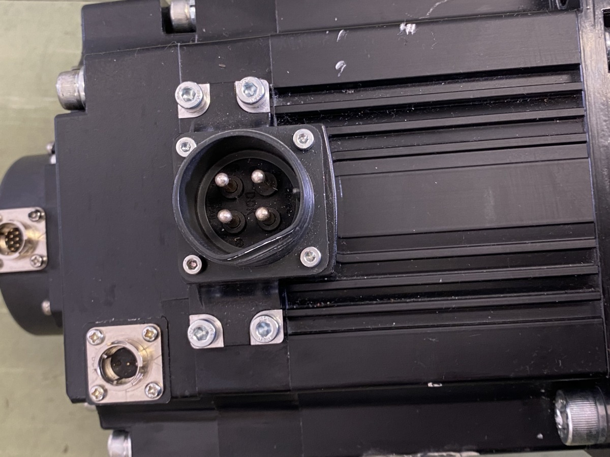 三菱電機 HF-SP352B サーボモータ 3.5KW / SHIMPO-NIDEC ABLE REDUCER サーボモータ用減速機 VRS-180-28-K3-38 HF-SP352B サーボモータ 三菱電機 New In Box