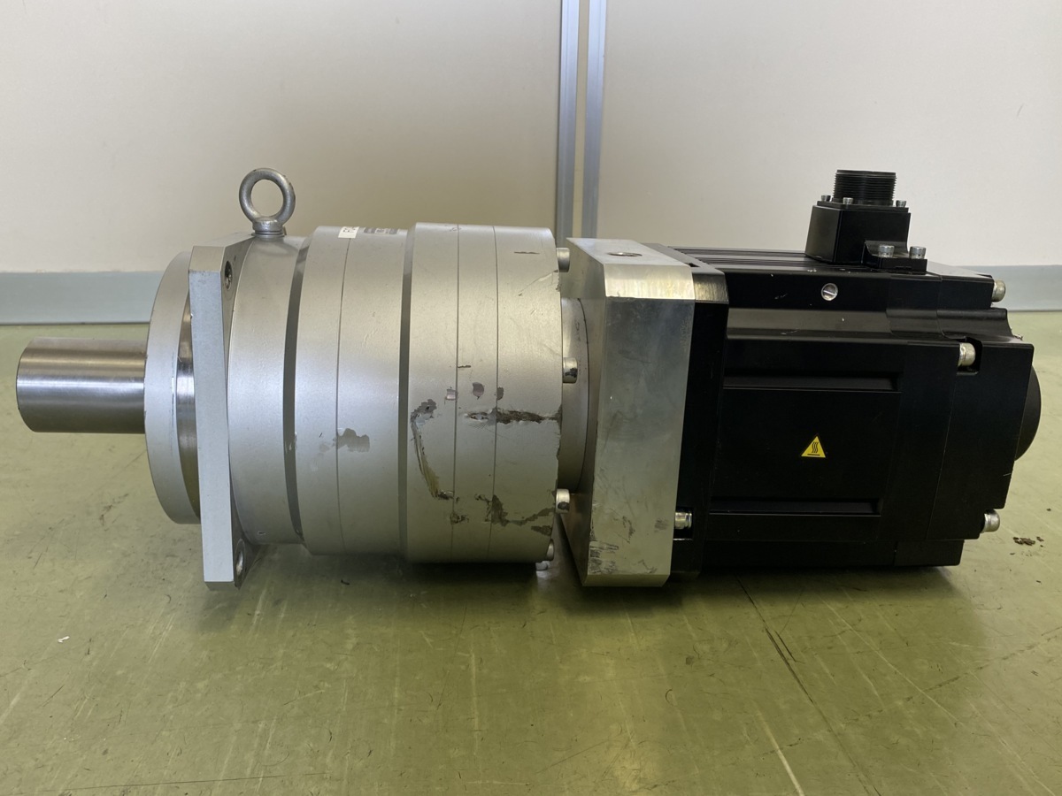 三菱電機 HF-SP352B サーボモータ 3.5KW / SHIMPO-NIDEC ABLE REDUCER サーボモータ用減速機 VRS-180-28-K3-38 HF-SP352B サーボモータ 三菱電機 New In Box