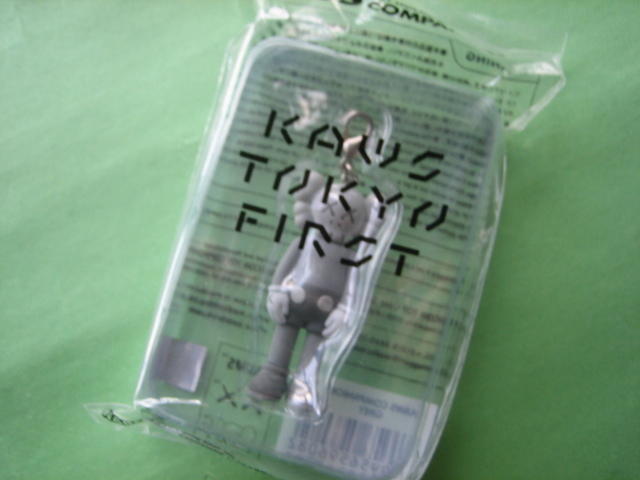 新品/KAWS TOKYO FIRST be@rbrick/medicomtoy/カウズ ベアブリック