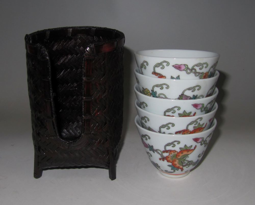 煎茶茶碗】☆ 中国景徳鎮製 ☆ 花模様の茶碗 ☆ 五客・