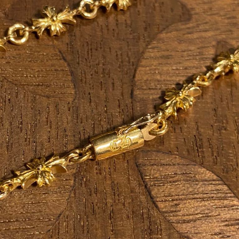 クロムハーツ 22k Chrome Hearts タイニーe 12リンク チェーン ブレスレット 22金 ゴールド 金無垢 バングル 付属品 ブレスレット 売買されたオークション情報 Yahooの商品情報をアーカイブ公開 オークファン Aucfan Com