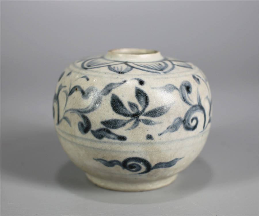 C6386 唐物 【明代青花】 安南染付 唐草文 茶入／保管箱付 美品