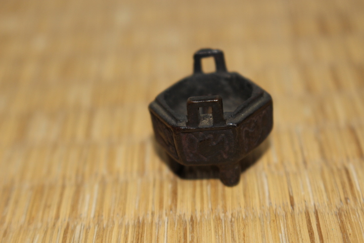 永楽*** 蝙蝠彫古銅香炉 線香立 煎茶道具・ミニチュア・雛道具？ 銅製