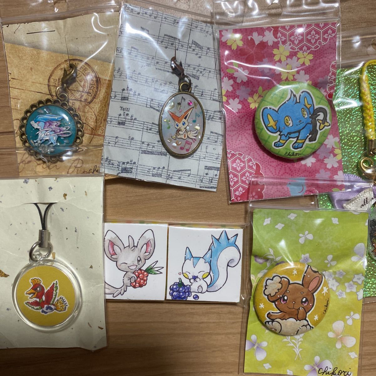 同人グッズ ポケモン チャーム コースター 缶バッジ マグネット シール ストラップ その他 売買されたオークション情報 Yahooの商品情報をアーカイブ公開 オークファン Aucfan Com