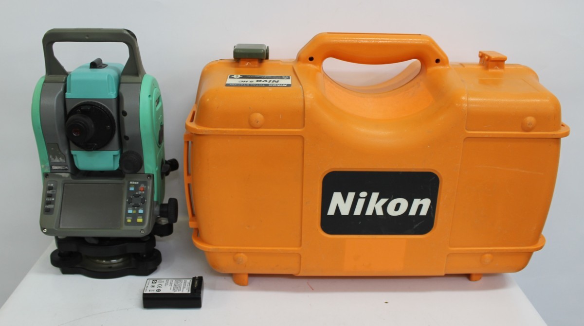 Nikon トータルステーション ① ニコントータルステーションNivo-Z5Lを 