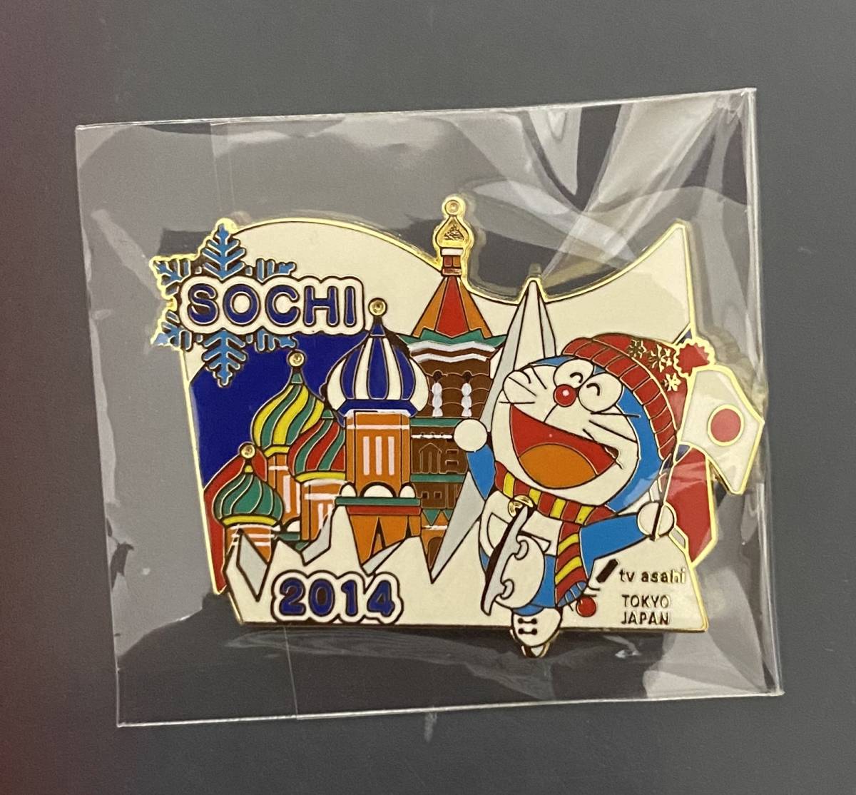 冬季オリンピック ★2014 ソチ SOCHI オリンピック メディア《ドラえもん》TV-ASAHI ピンバッジ 