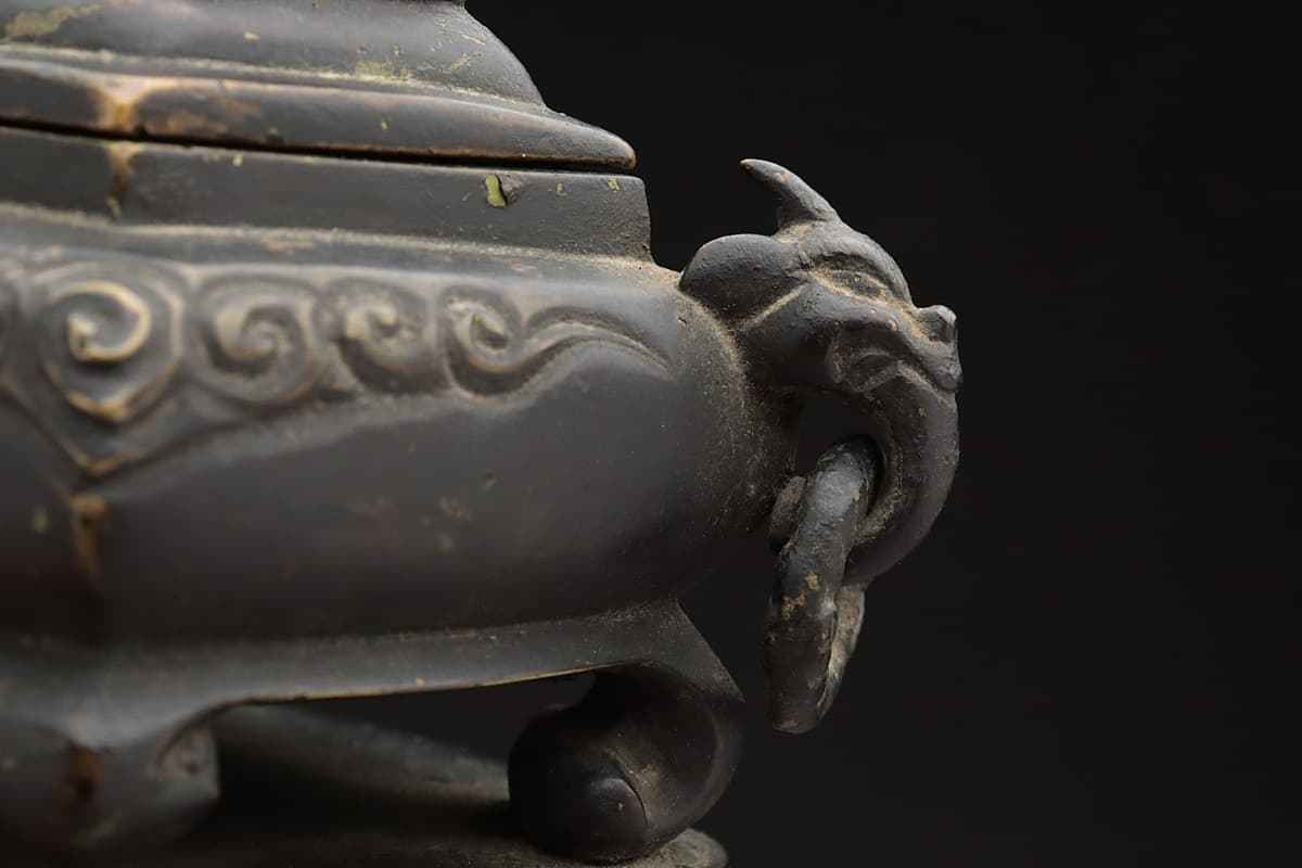 CY593 時代物 銅製 一角獣摘蓋 双耳遊環付 菱形香炉 高9.3cm 重461g 木 