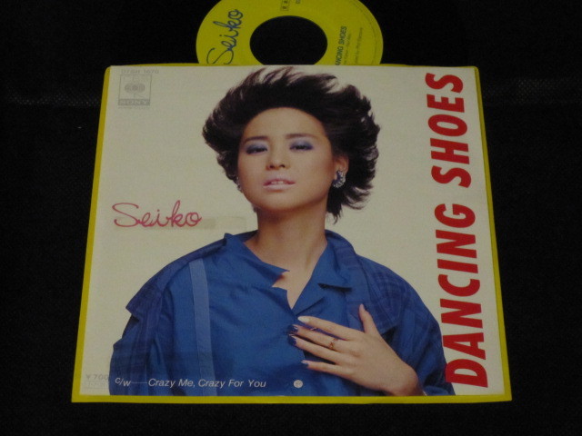1985年7月8日、松田聖子が12インチシングル「DANCING SHOES」で20