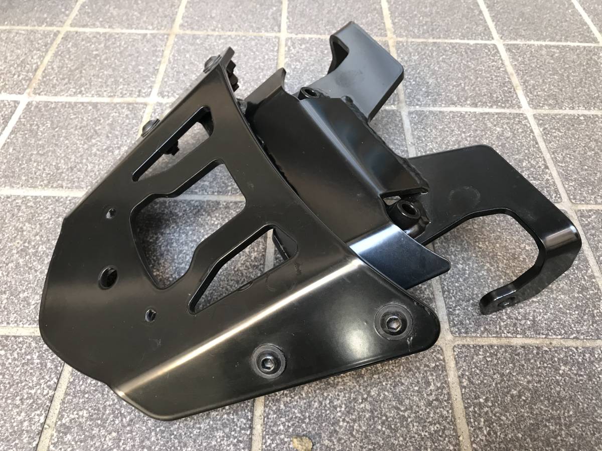 MFD東京店】 kawasaki W800用 リヤキャリヤ 純正 売り切り！！ ○W650