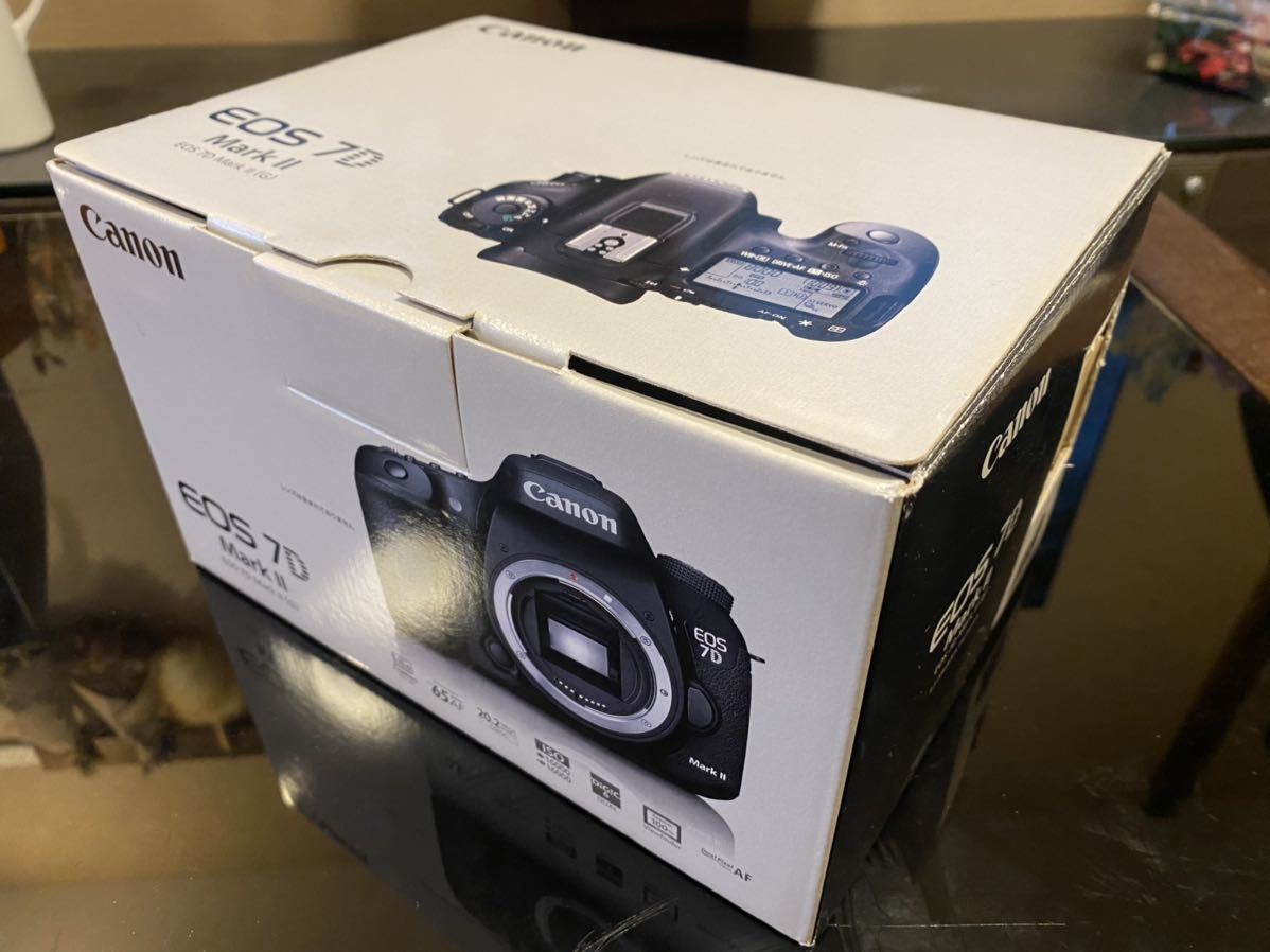 Canon EOS 7D Mark II 元箱あり　おまけ付き Canon EOS 7D Mark II Canon 7D Mark Bag Sandisk missing