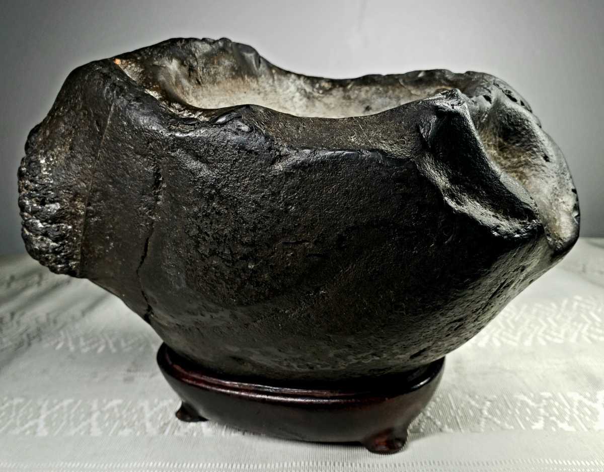 信濃美術石博物館】水石 盆栽 骨董 三倉馬蹄溜まり石 横18×高14×奥行 
