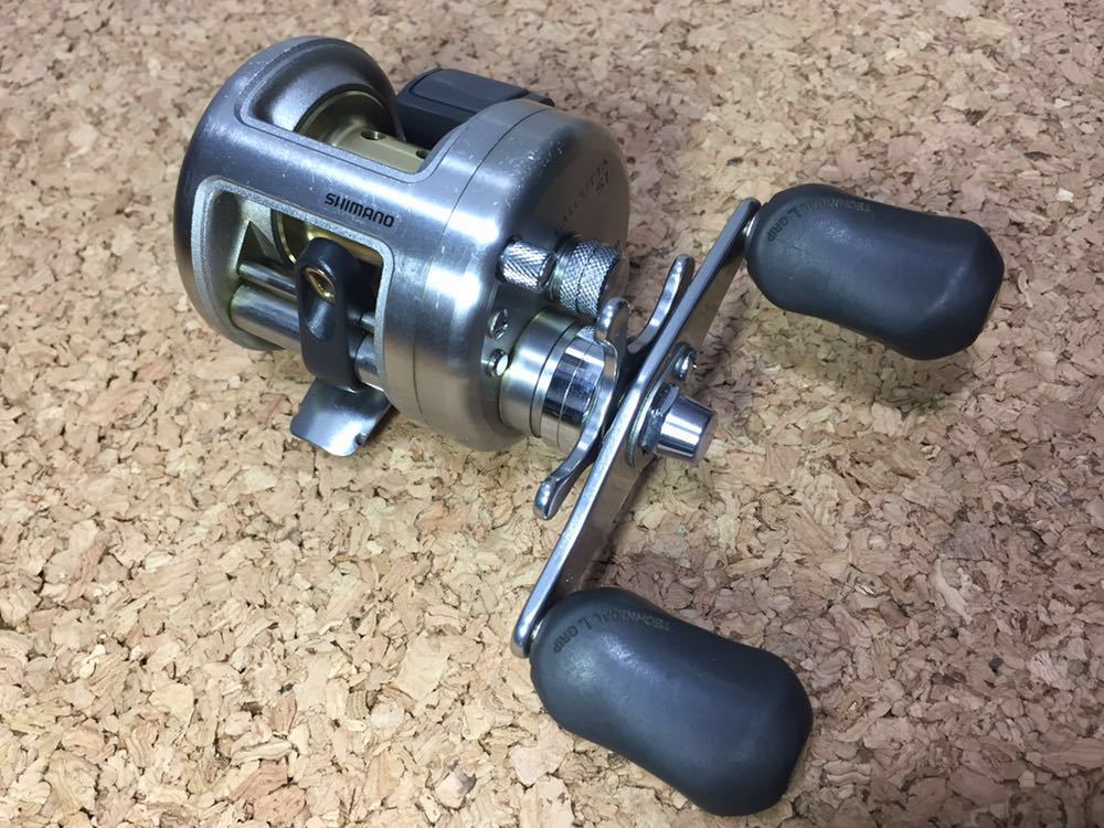 51xt シマノ カルカッタ 左巻きベイトリール バス 箱無し ☆即決B