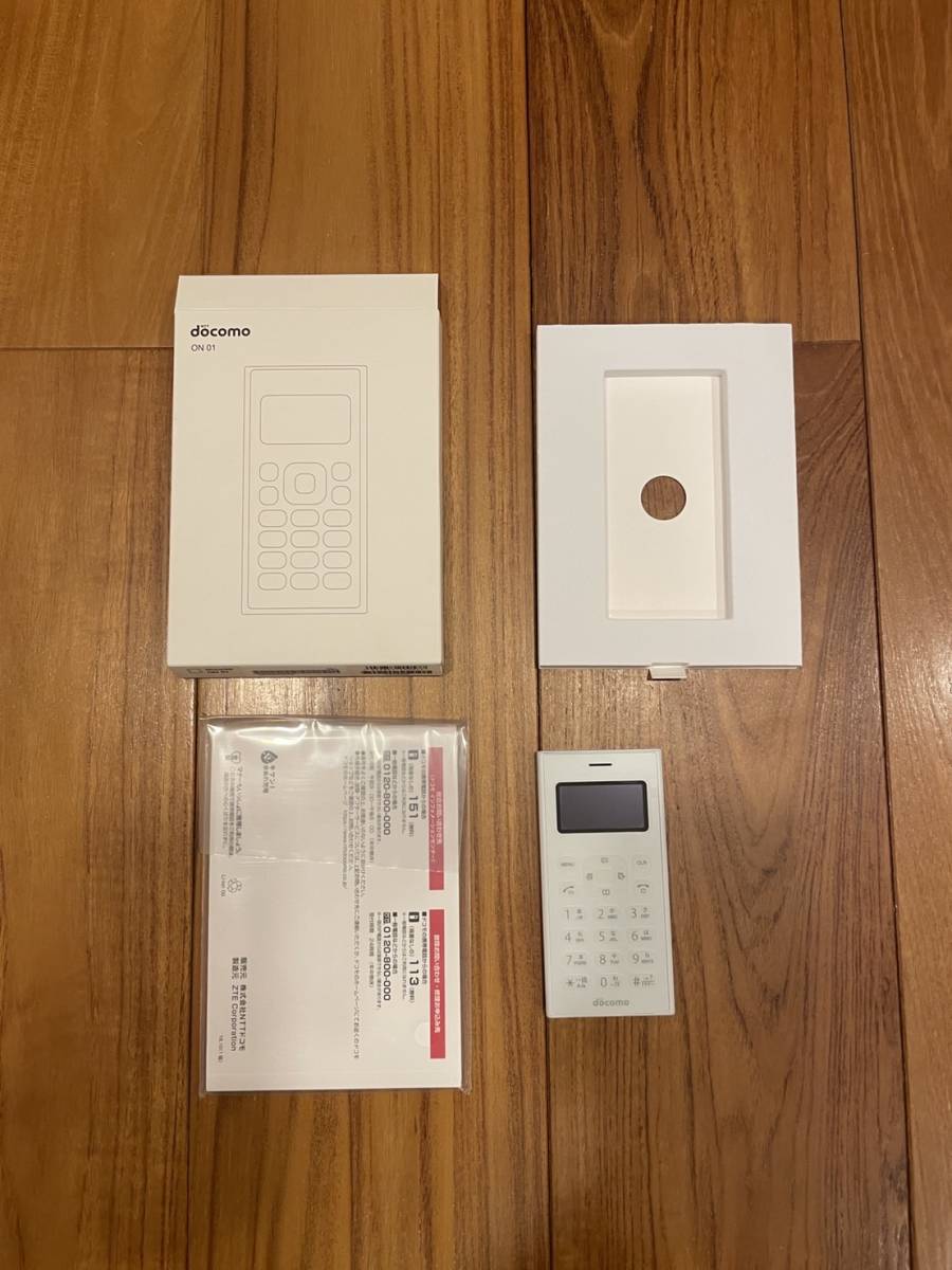 【送料無料、ほぼ未使用】ドコモワンナンバーフォン ＯＮ０１ docomo