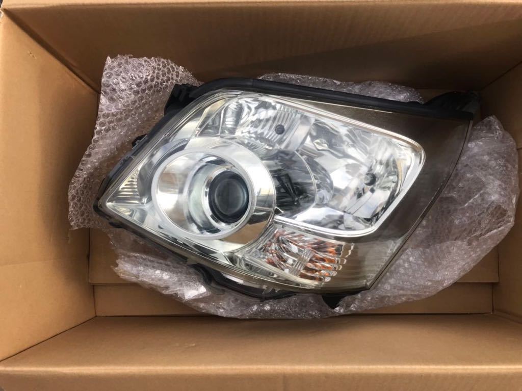 used トヨタ ノア ZRR70 左ヘッドライトASSY HIDヘッドライト 81150 