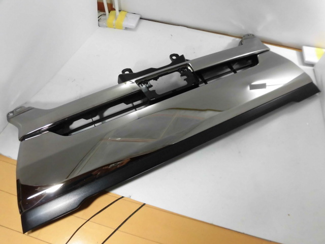 全国無料，100%新品 M33-5-6 ハイエース 200系 標準 5型6型 クロームメッキ フロントグリル 53100-26420 53112-26110(フロント)｜売買されたオークション情報、yahooの商品情報をアーカイブ公開 - オークファン トヨタ用