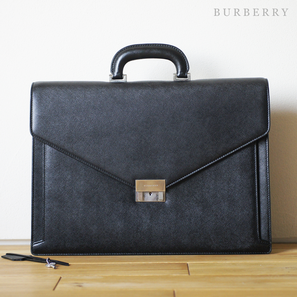 お買い得，高品質】 良品 バーバリー BURBERRY 本革 サフィアーノ 