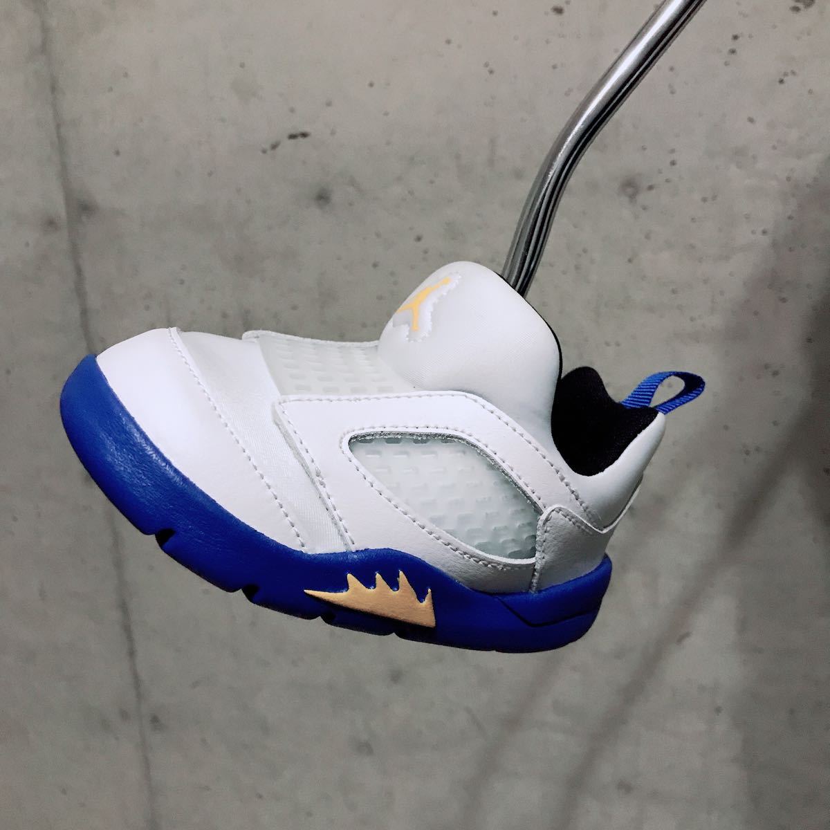 新作入荷，大得価 ジョーダン5 パターカバー ハーフマレット用 青 白 ナイキ NIKE JORDAN5 ヘッドカバー シューズ型 靴 エアジョーダン ブルー(パター用)｜売買されたオークション情報、yahooの商品情報をアーカイ ヘッドカバー