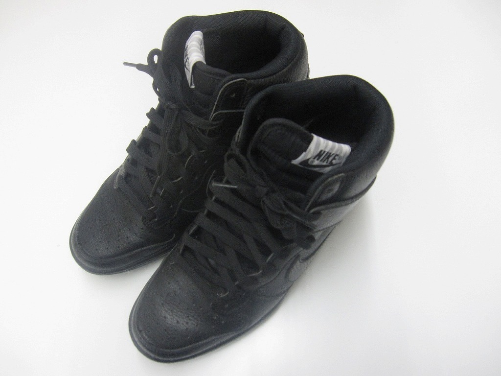 ナイキ Nike 良品 ダンクスカイハイインヒール ブラック 5289 010 25 0cm 売買されたオークション情報 Yahooの商品情報をアーカイブ公開 オークファン Aucfan Com