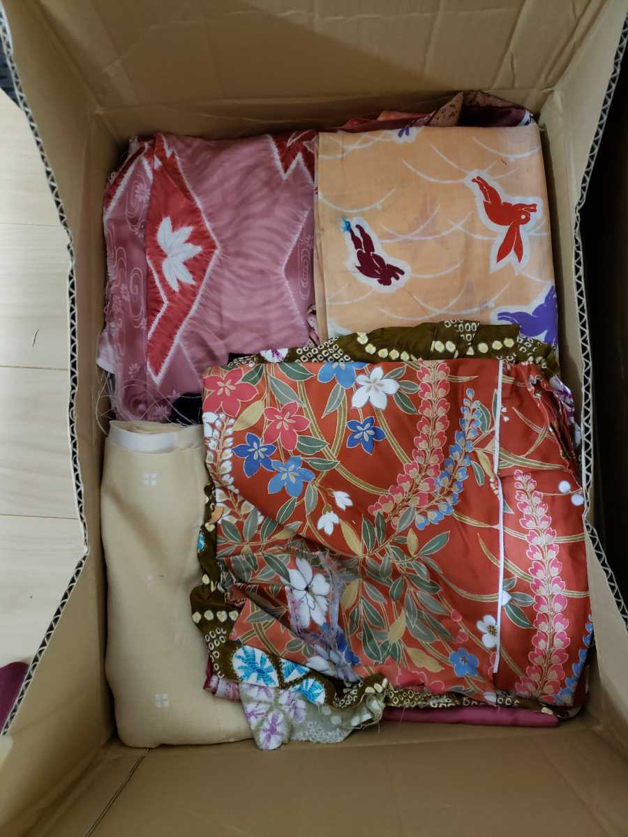 アンティーク着物 レトロ 着物 ハギレ 布 切れ端 ふろしき 風呂敷 ランチョンマット まとめて はぎれ 布地 売買されたオークション情報 Yahooの商品情報をアーカイブ公開 オークファン Aucfan Com