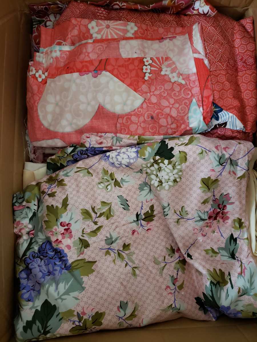 アンティーク着物 レトロ 着物 ハギレ 布 切れ端 ふろしき 風呂敷 ランチョンマット まとめて はぎれ 布地 売買されたオークション情報 Yahooの商品情報をアーカイブ公開 オークファン Aucfan Com