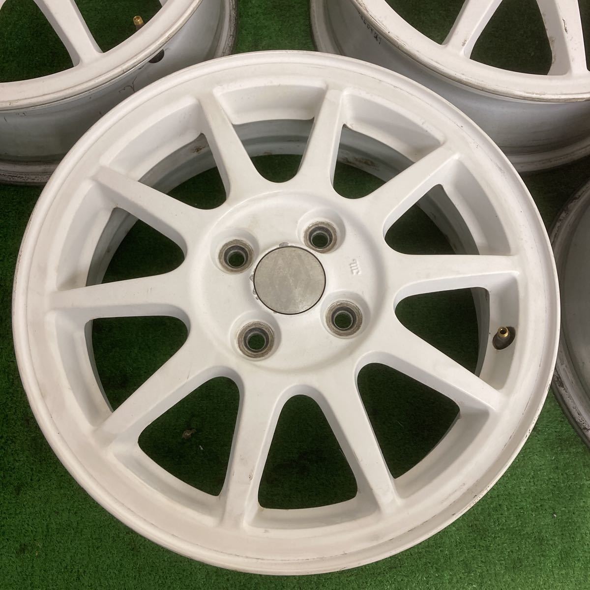 スズキ純正 15×5J +45 4H-100PCD スイフト などに