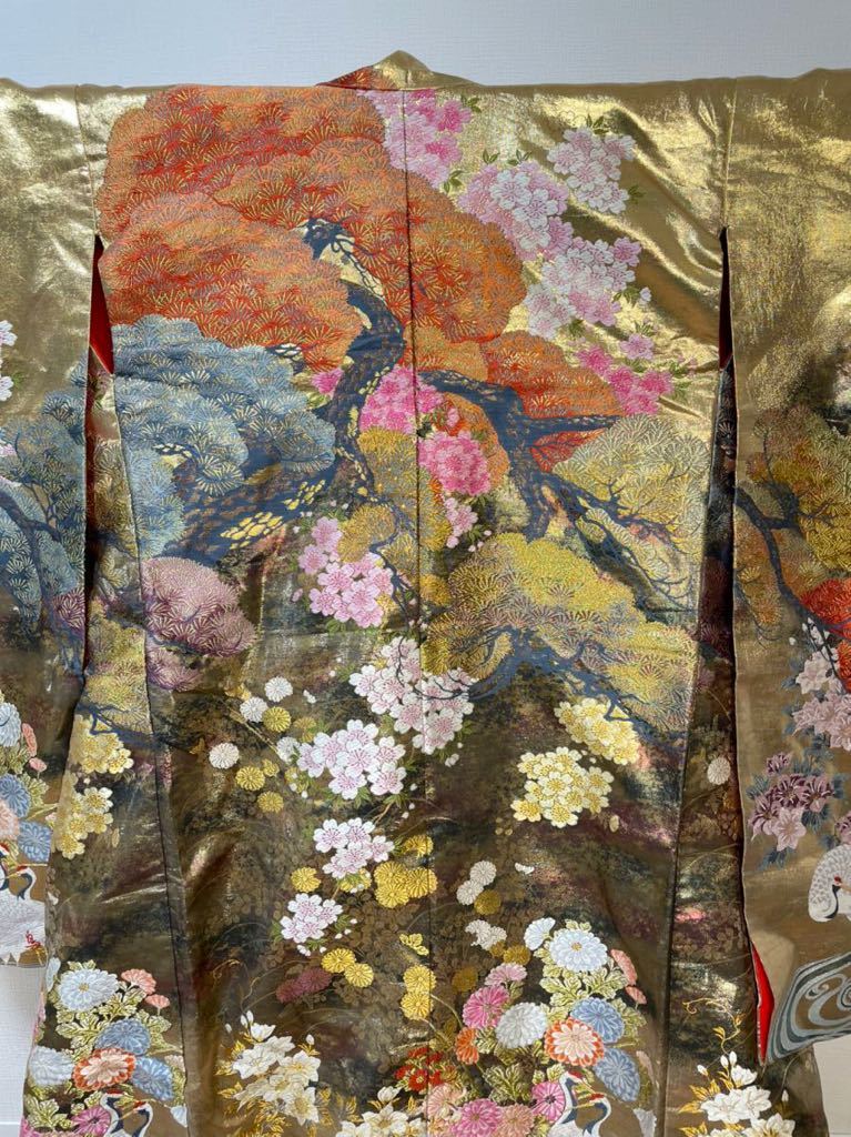 鳥居ユキ 色打掛 豪華 刺繍 鶴紋 花鳥紋 打掛 花嫁　 衣裳 婚礼 結婚 和装 着物 身丈約189センチ 裄約65センチ 色打掛 IROHA◇白打掛◇tc2343白無垢 和装 その他女性誌&amp;女性ファッションVol.4 古雑誌&amp;古本Re-Make&frasl;Re-Model 身丈162.5cm