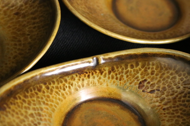 TB526黄銅槌目茶托 10客 木箱入り◇箱に五郎三郎の銘/金属工芸/煎茶 