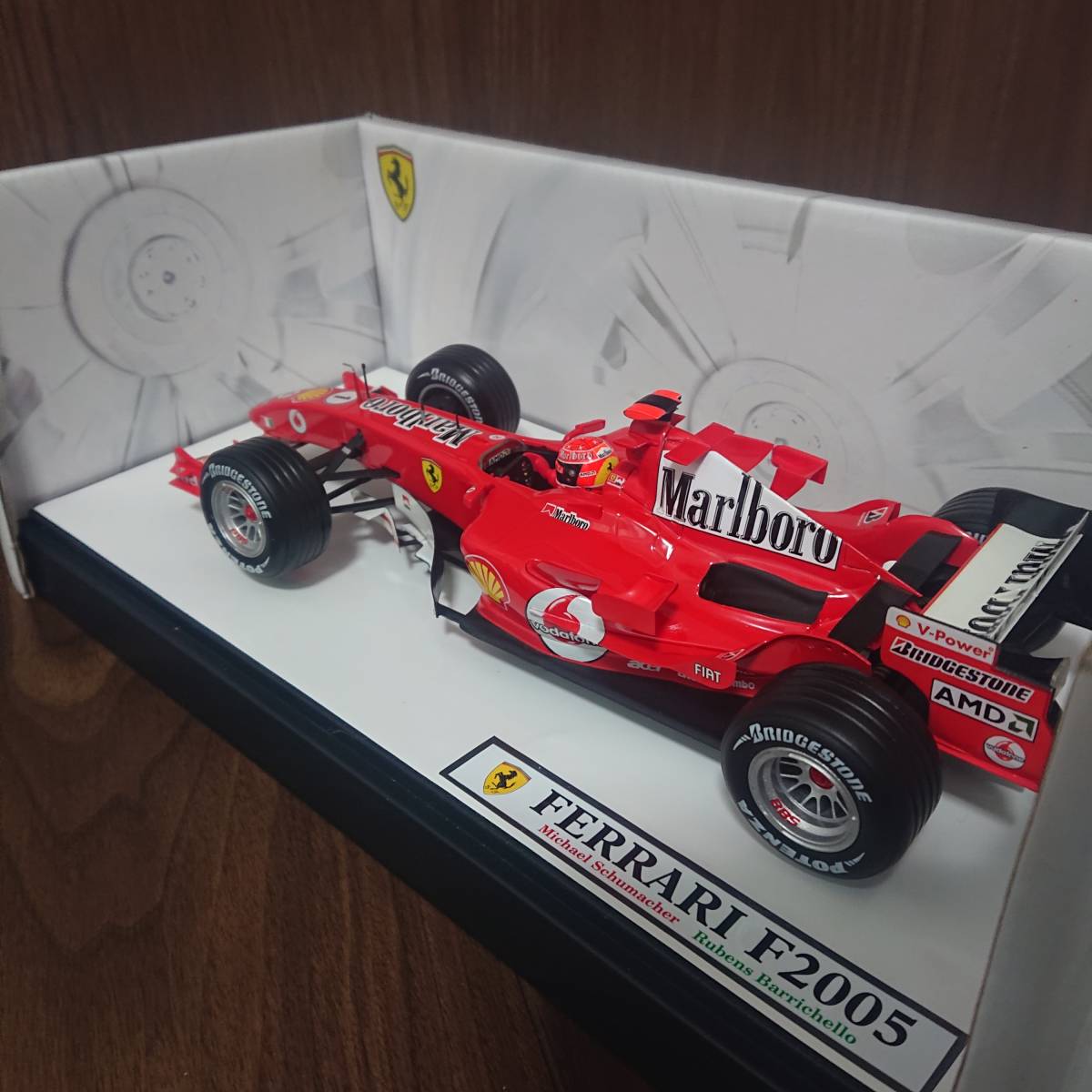 マテル 1/18 フェラーリ F2005 マルボロ仕様 M.シューマッハ 
