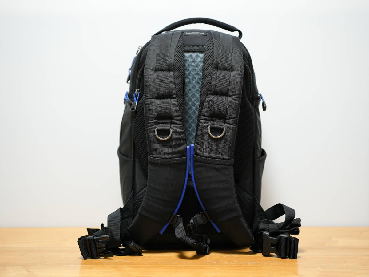 使用1回 美品 シンクタンクフォト ストリートウォーカー V2.0 ブラック thinkTANK photo（送料込み） シンクタンクフォト ストリートウォーカー プロ シンクタンク シンクタンクフォト) ストリートウォーカープロV2