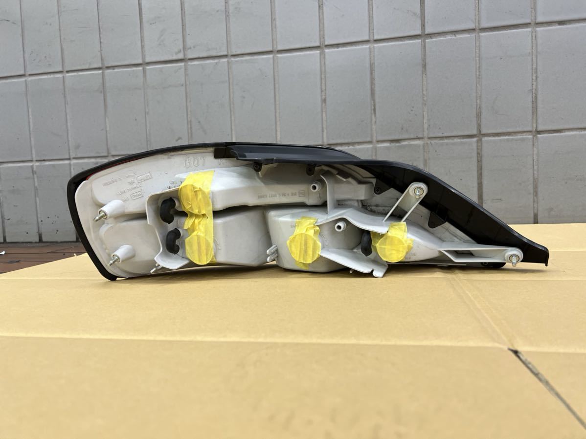 美品！！日産 NISSAN シルビア S15 純正 テールライト テールランプ