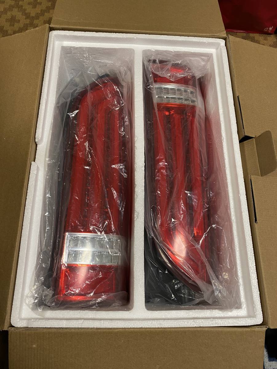 200系 ハイエース レジアスエース 用 Valenti(ヴァレンティ）美品 