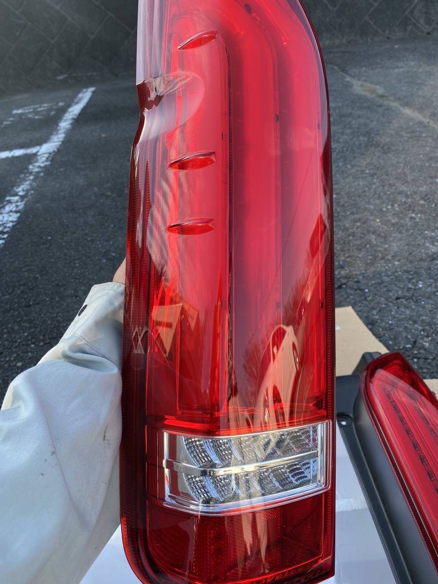 200系 ハイエース レジアスエース 用 Valenti(ヴァレンティ）美品 