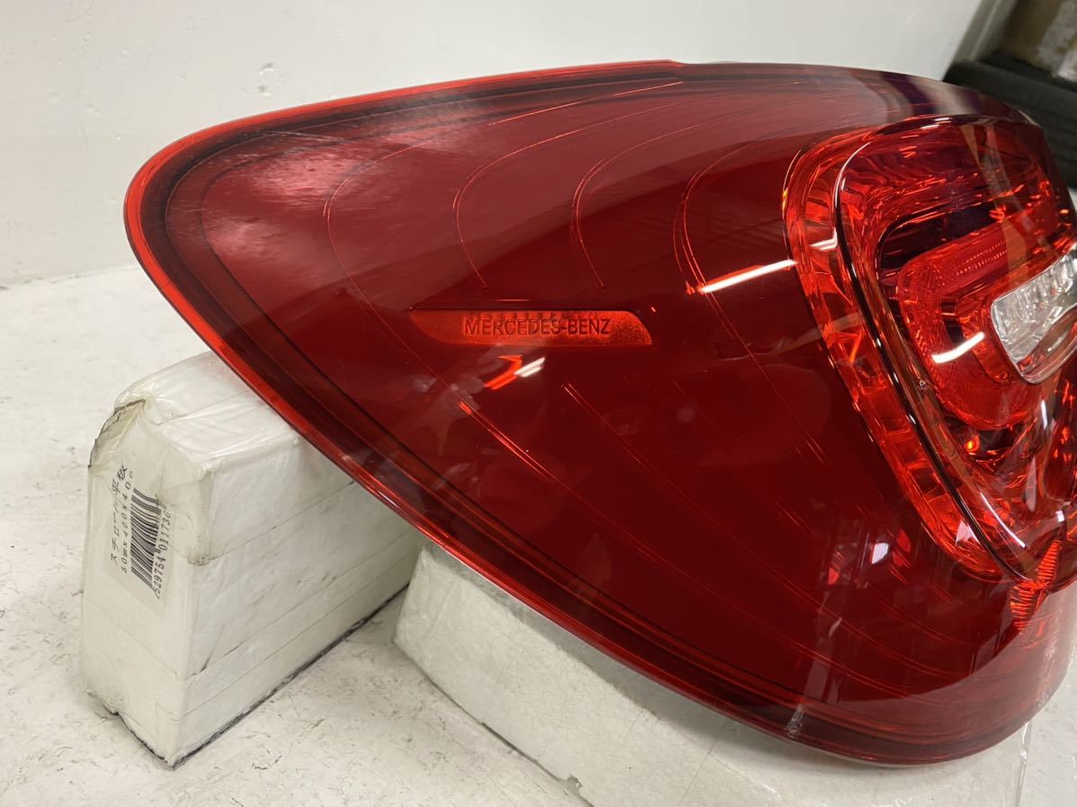 ベンツA180 W176前期ブレーキランプ右テールライト 純正品 ベンツA180 W176前期ブレーキランプ右テールライト 純正品 ベンツA180