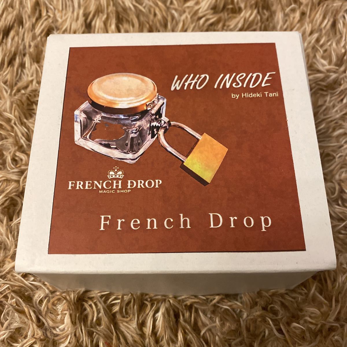 ⁄ INSIDE WHO Who アウトサイド」。系列の ネリ＆フーによる、上海の 